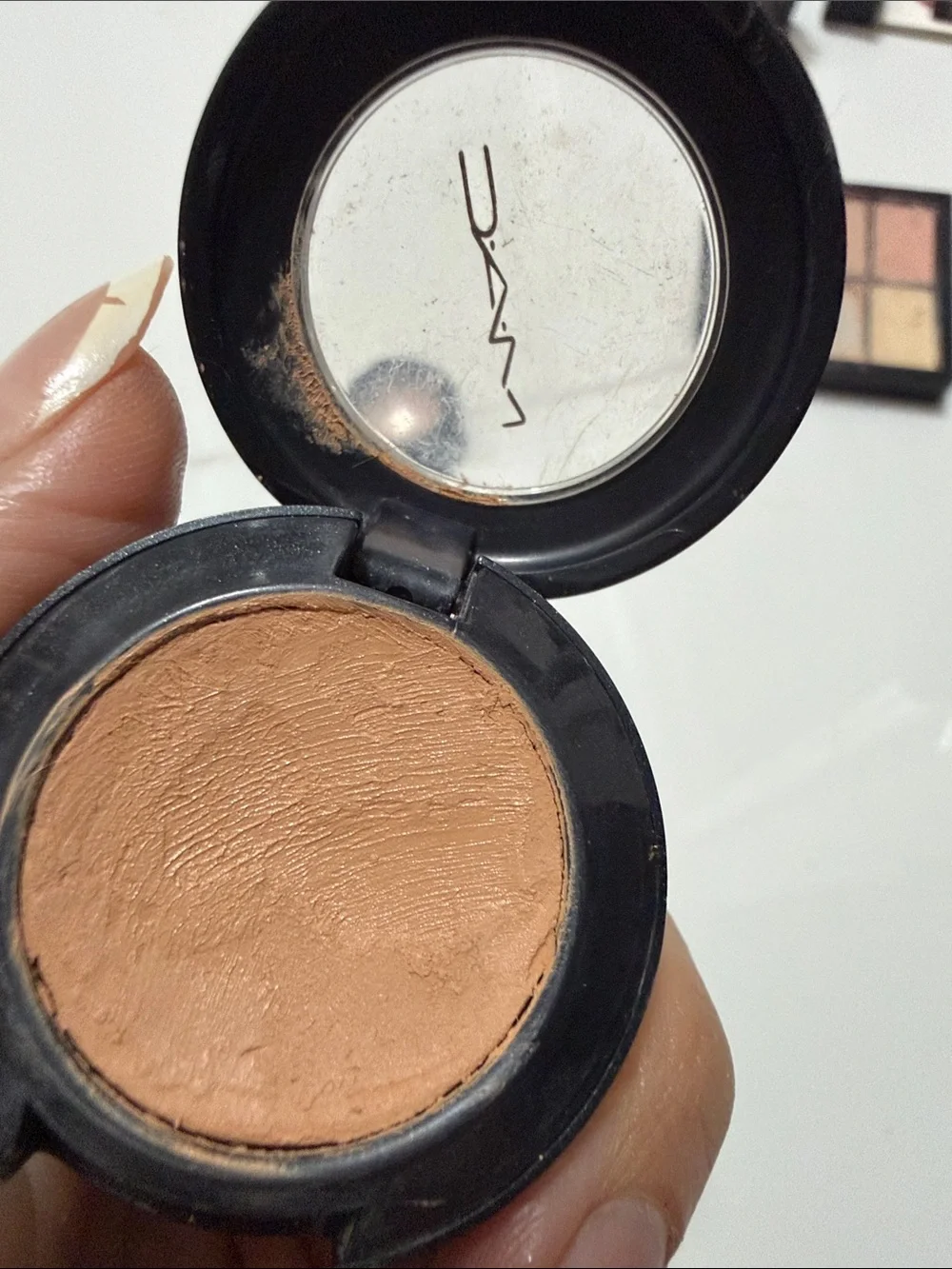 MAC Cosmetics creamy cream
